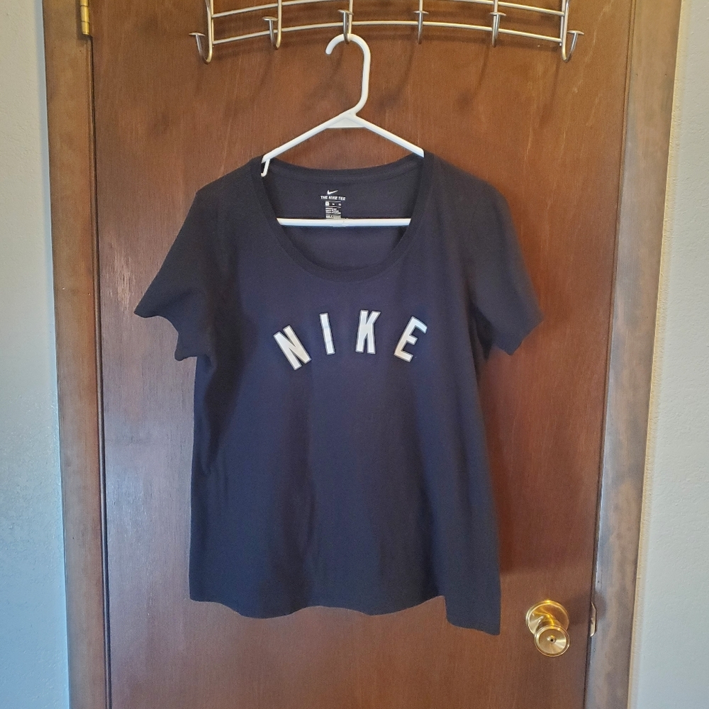 Nike tshirt